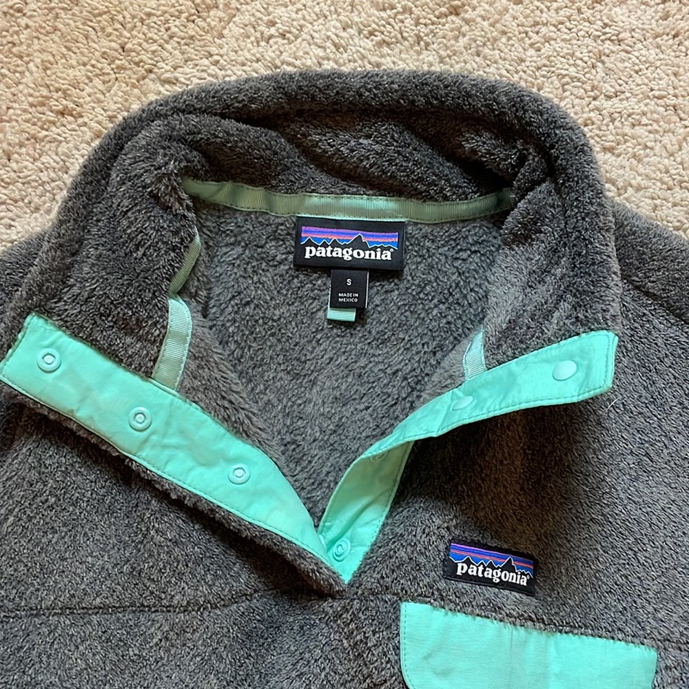 Patagonia quarter-zip: Size Small, Gray w/ Teal Accents - Picture 2 of 3